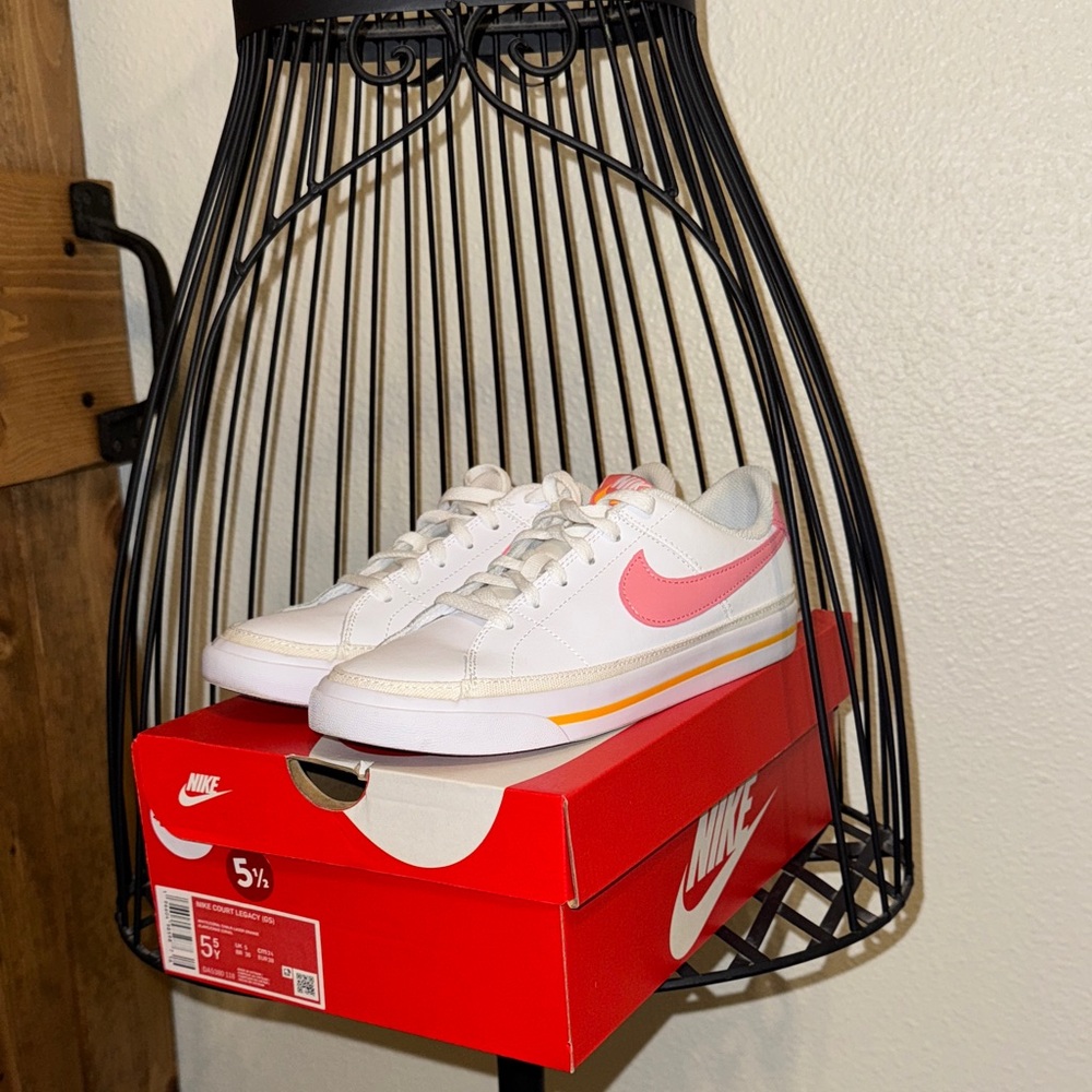 Nike Court Legacy